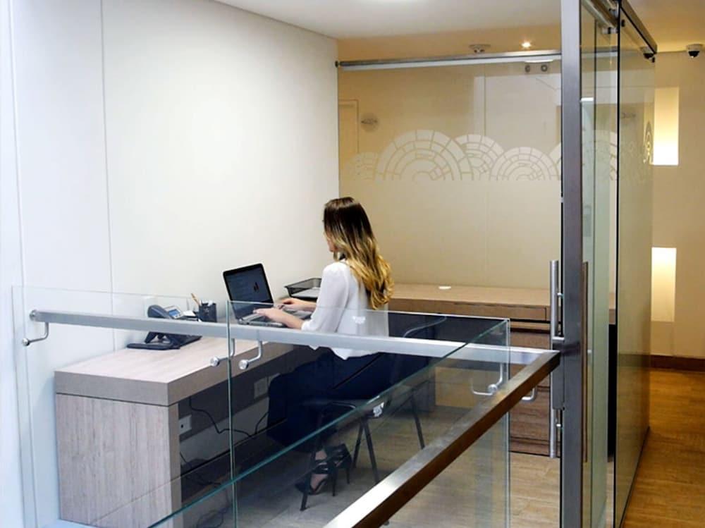 Park V Hotel & Suites 卡利 外观 照片